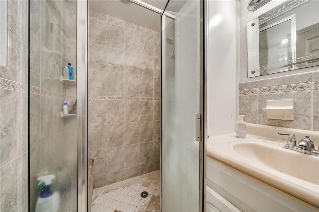Carver Heights 25-41 B - Residential