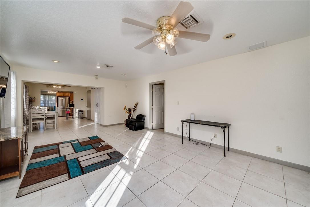 Carver Heights 25-41 B - Residential