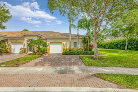 2270 Windjammer Way, West Palm Beach, FL MLS: R11082159