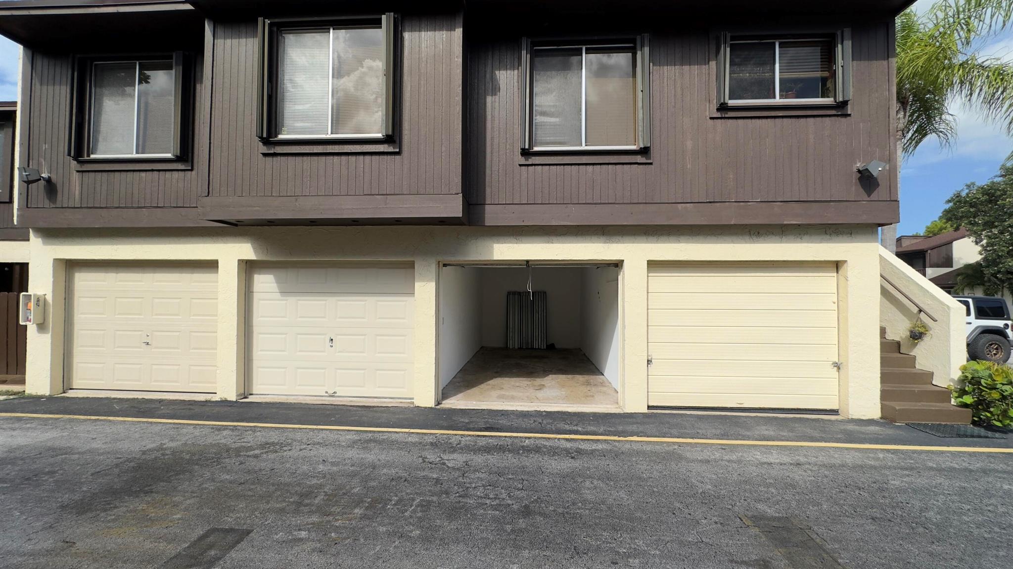 FOREST CONDO - Residential Lease