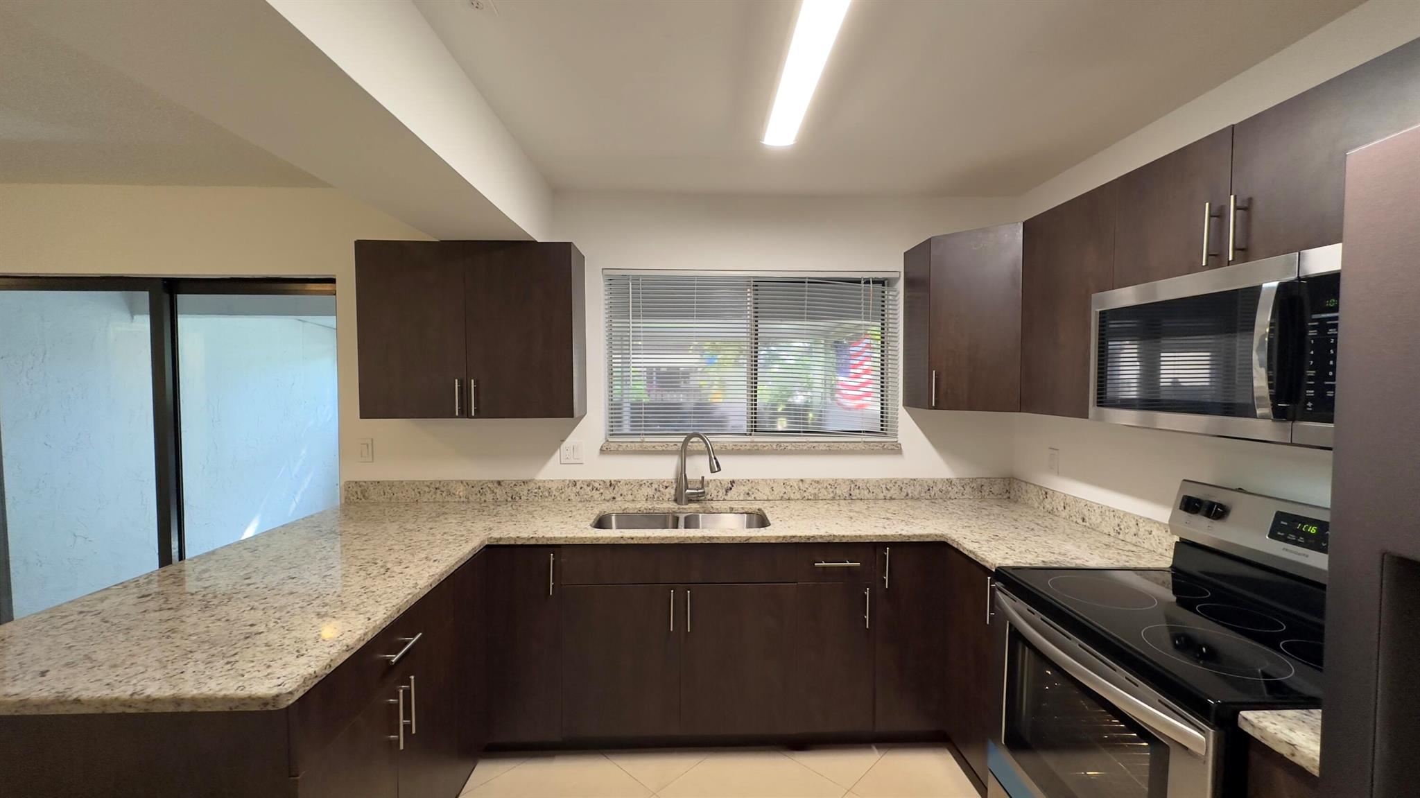 FOREST CONDO - Residential Lease