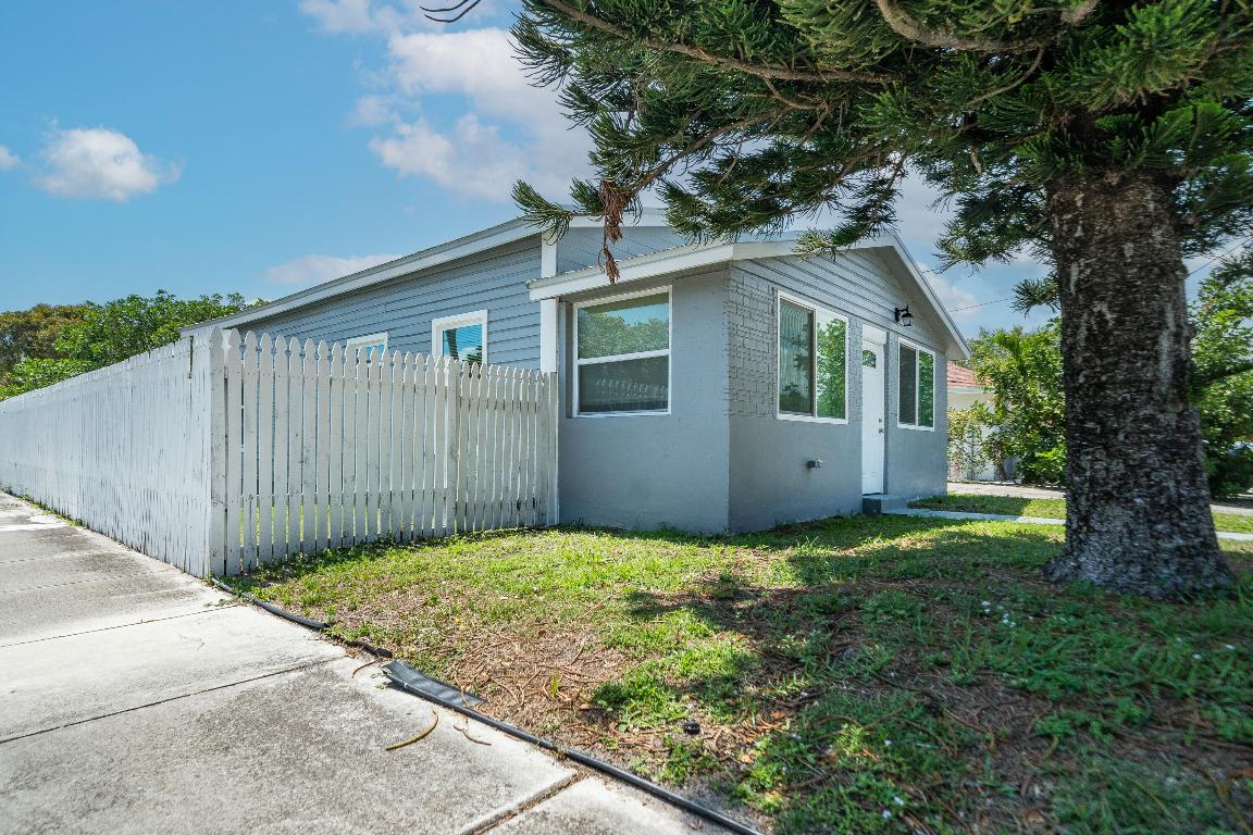 MONROE - Residential Lease