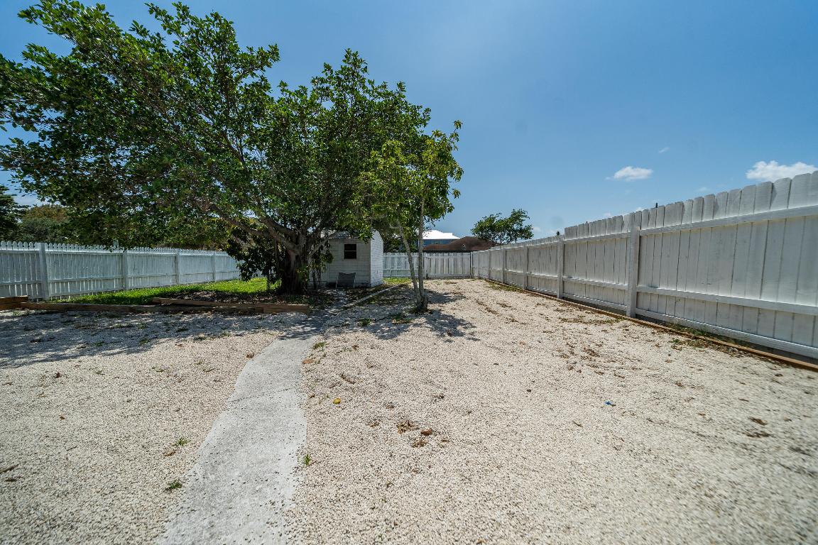 MONROE - Residential Lease