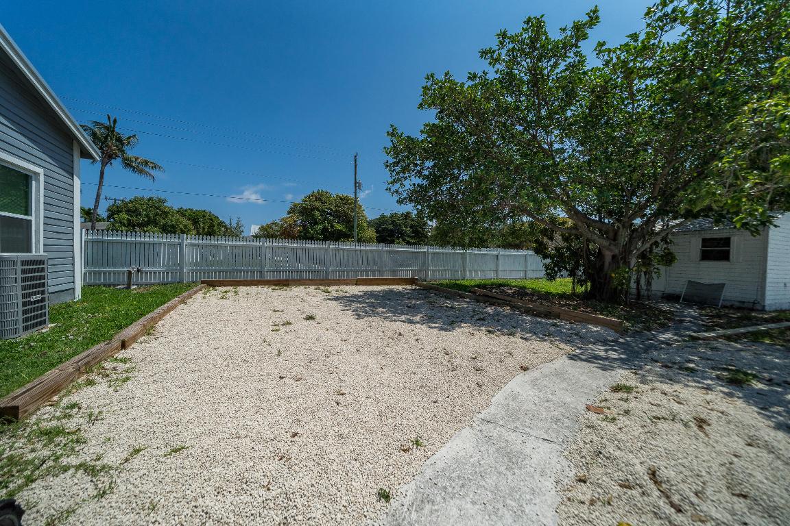 MONROE - Residential Lease