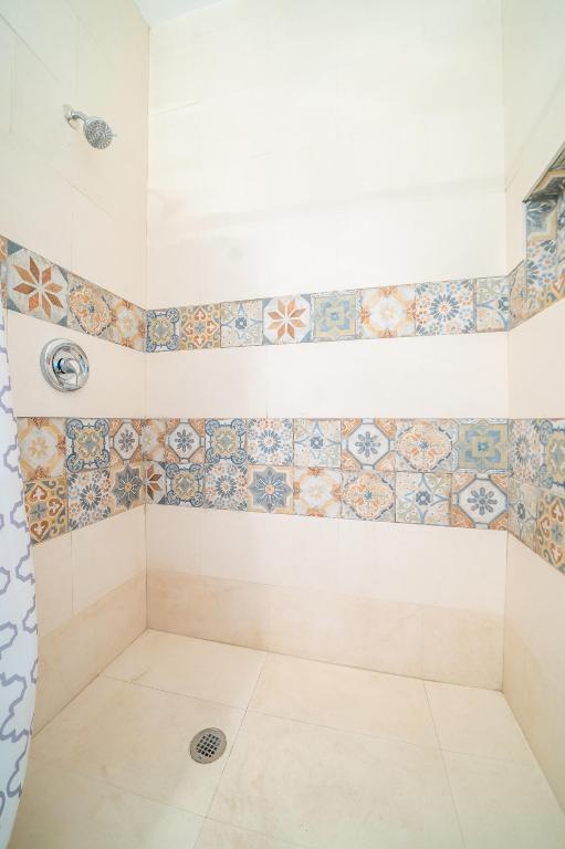 MONROE - Residential Lease