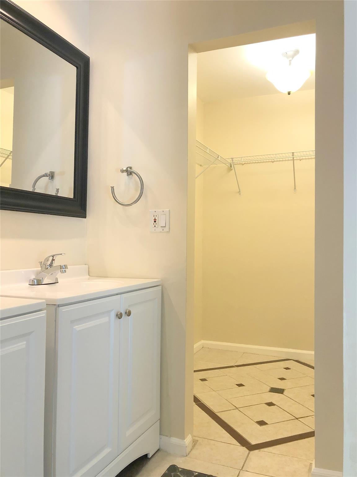 HIDDEN VALLEY SEC 2 - Residential Lease