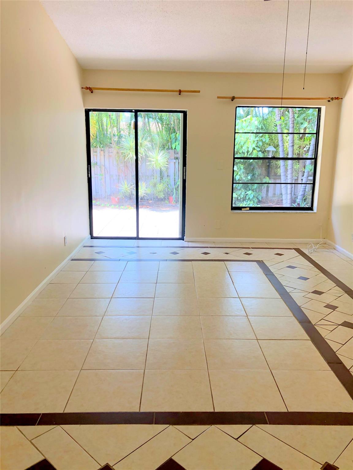 HIDDEN VALLEY SEC 2 - Residential Lease