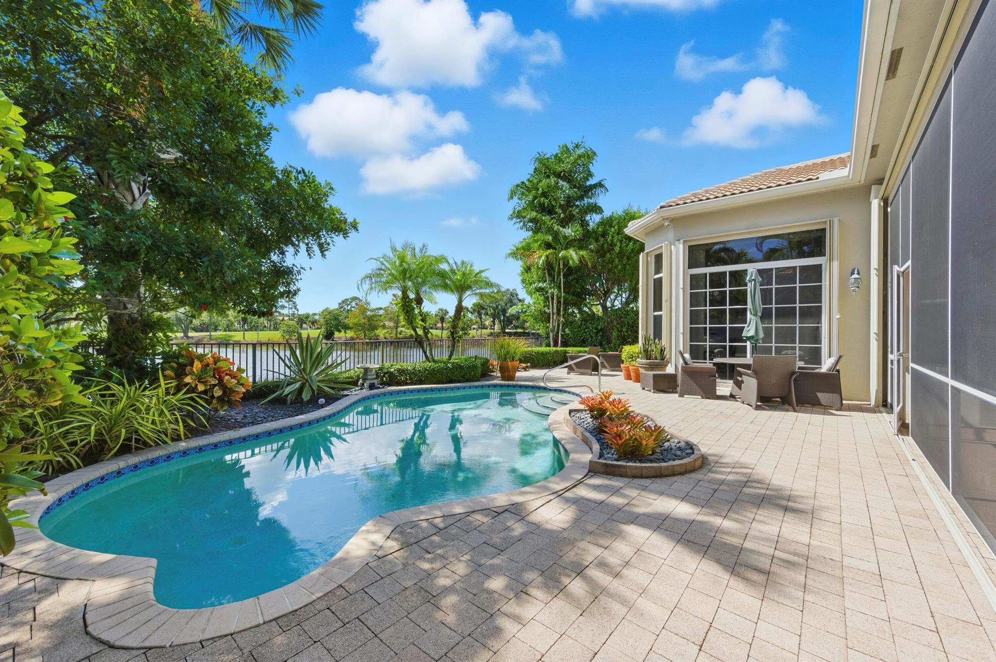 MIRASOL PARS H AND I - Residential