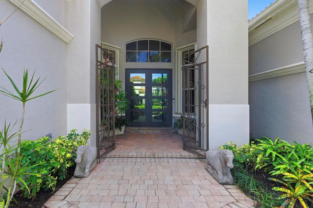 Photo of 352 Vizcaya Drive, Palm Beach Gardens, FL 33418 (MLS # R11137708)