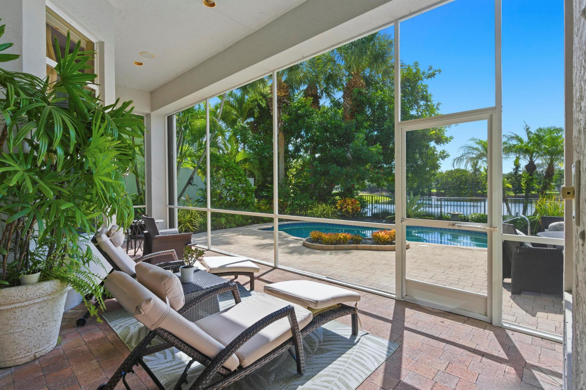 MIRASOL PARS H AND I - Residential