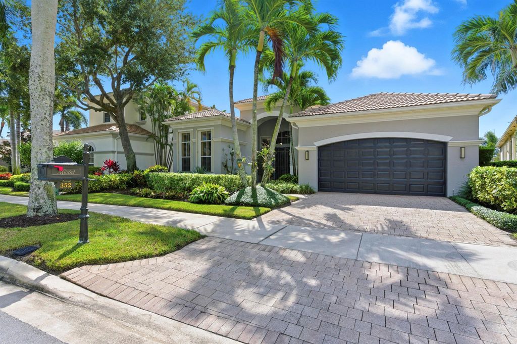 Photo of 352 Vizcaya Drive, Palm Beach Gardens, FL 33418 (MLS # R11137708)