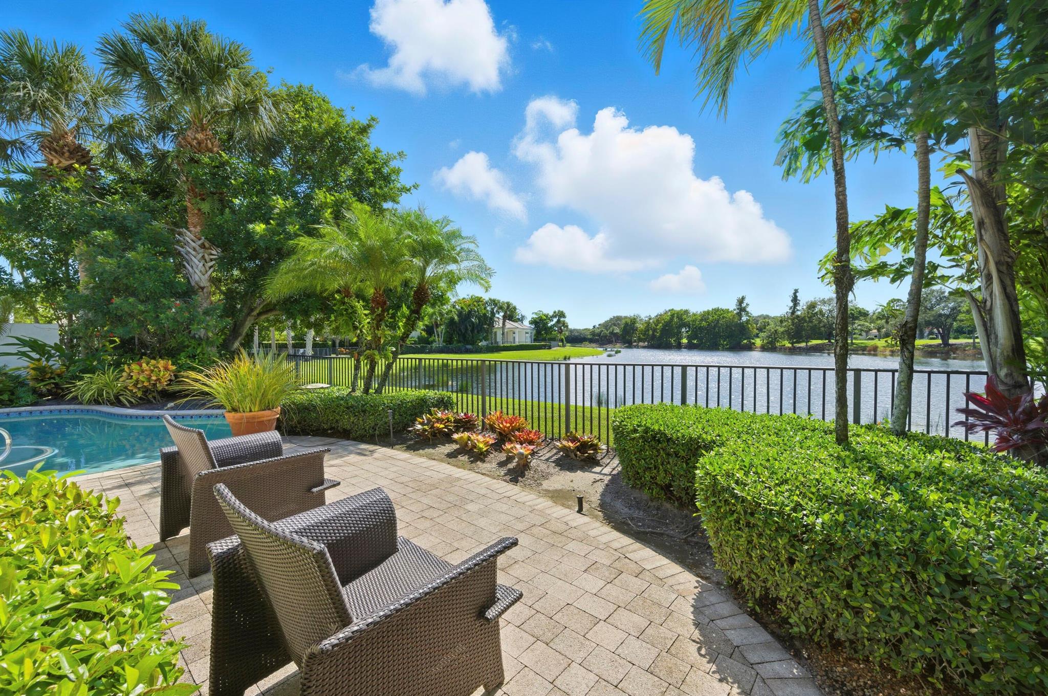 MIRASOL PARS H AND I - Residential