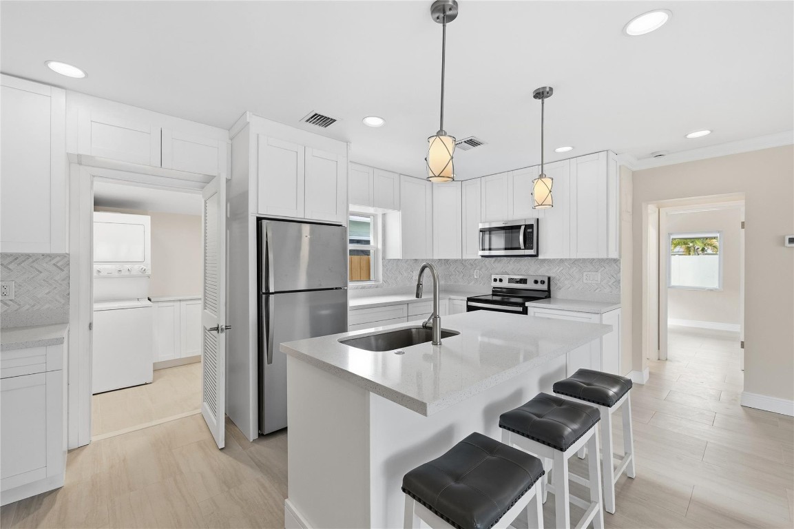 Lauder-Gate - Residential Income