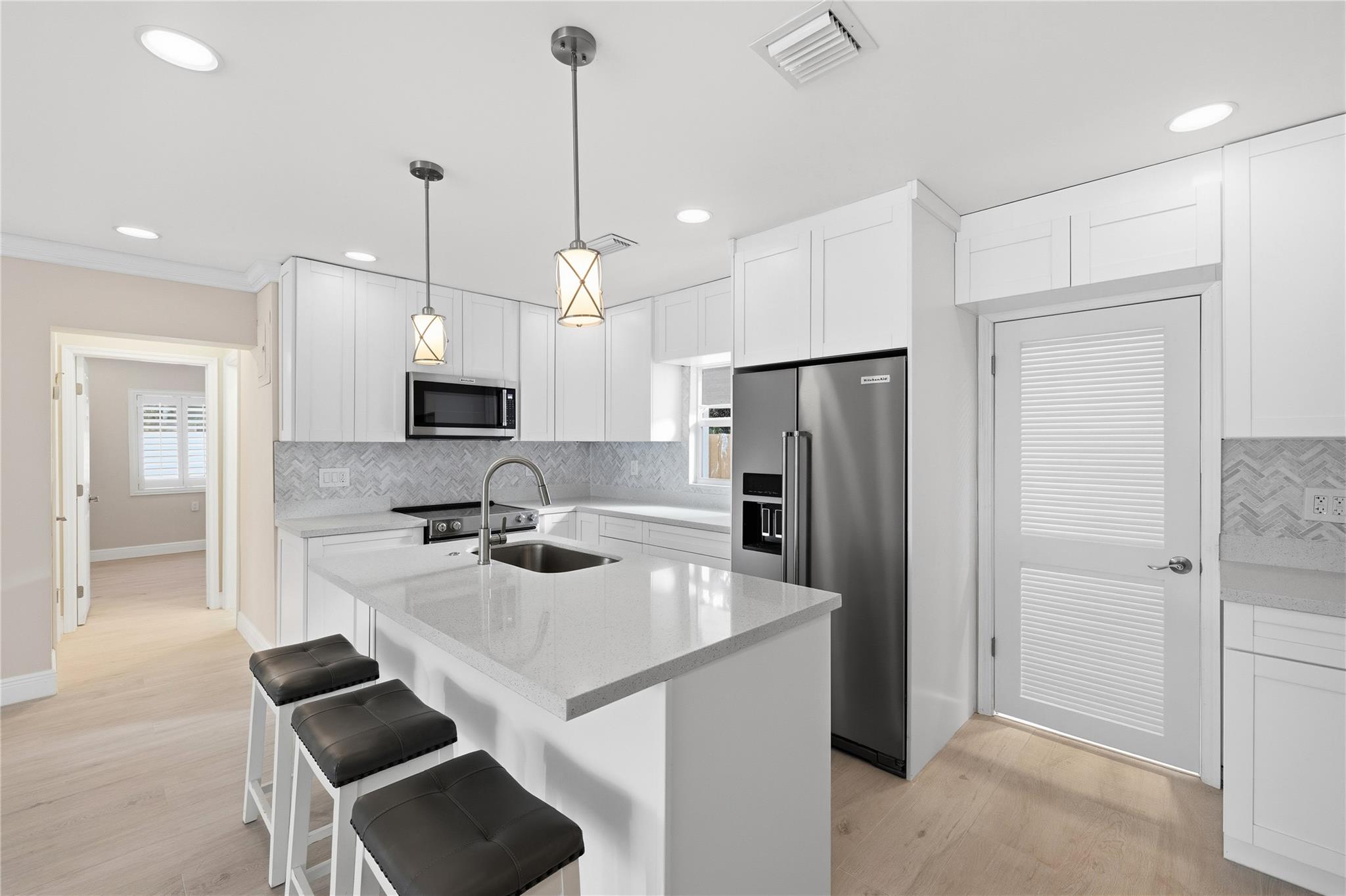 Lauder-Gate - Residential Income