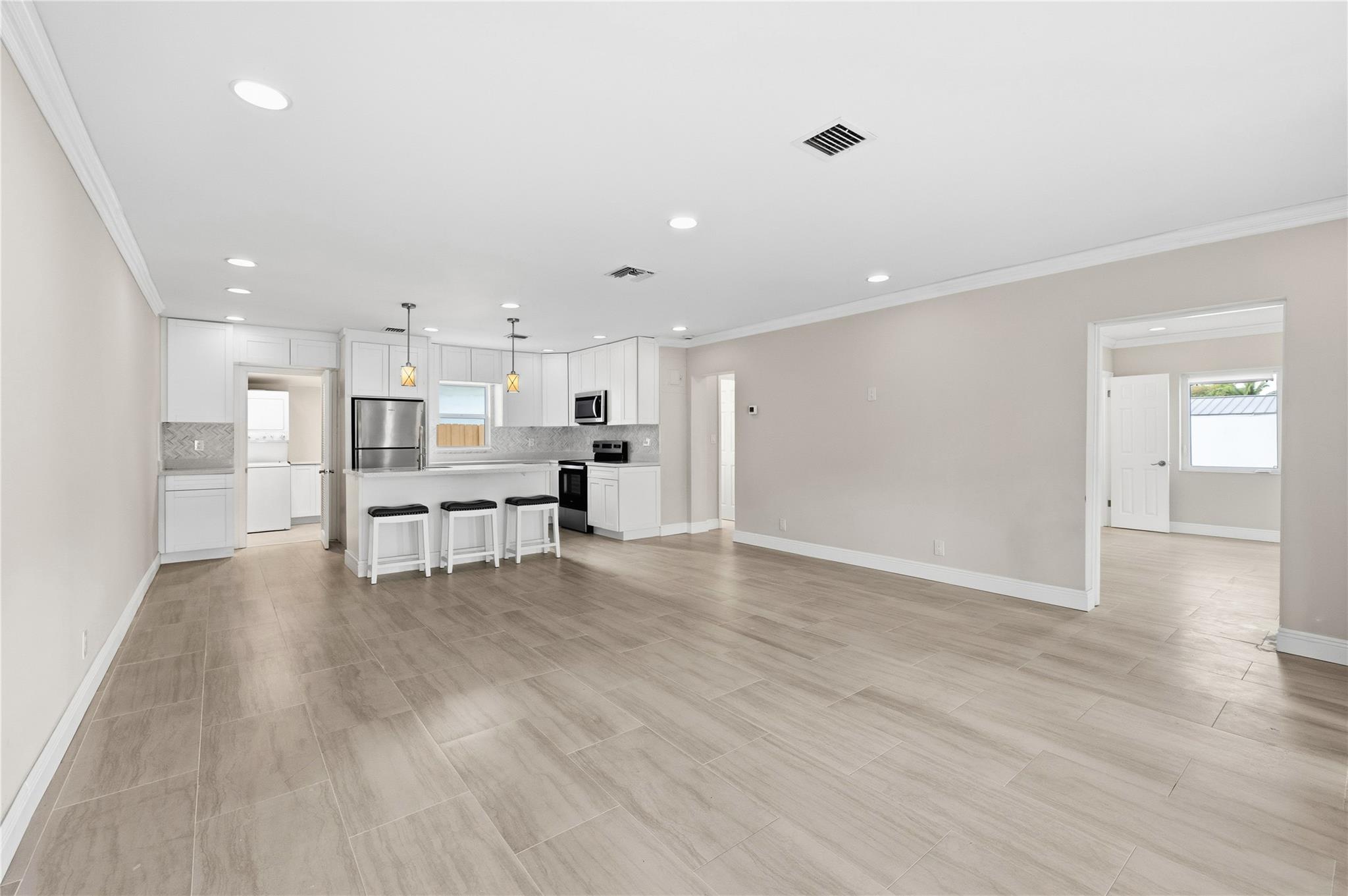 Lauder-Gate - Residential Income