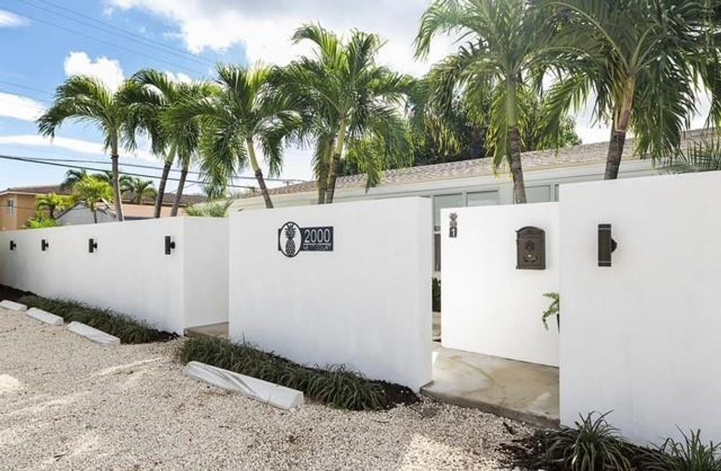 Photo of 2000 NE 17 Court, Fort Lauderdale, FL 33304 (MLS # F10538053)