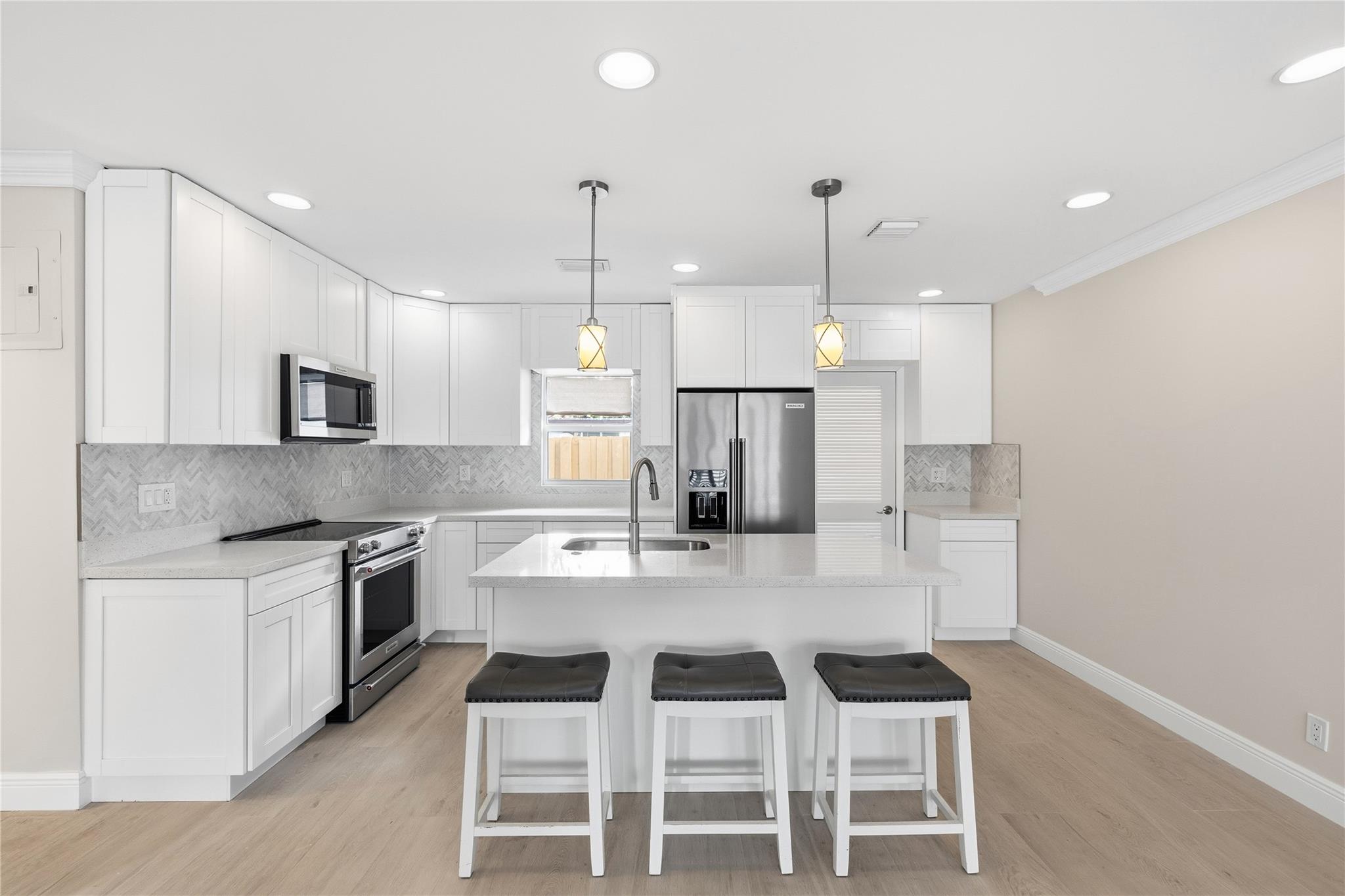 Lauder-Gate - Residential Income