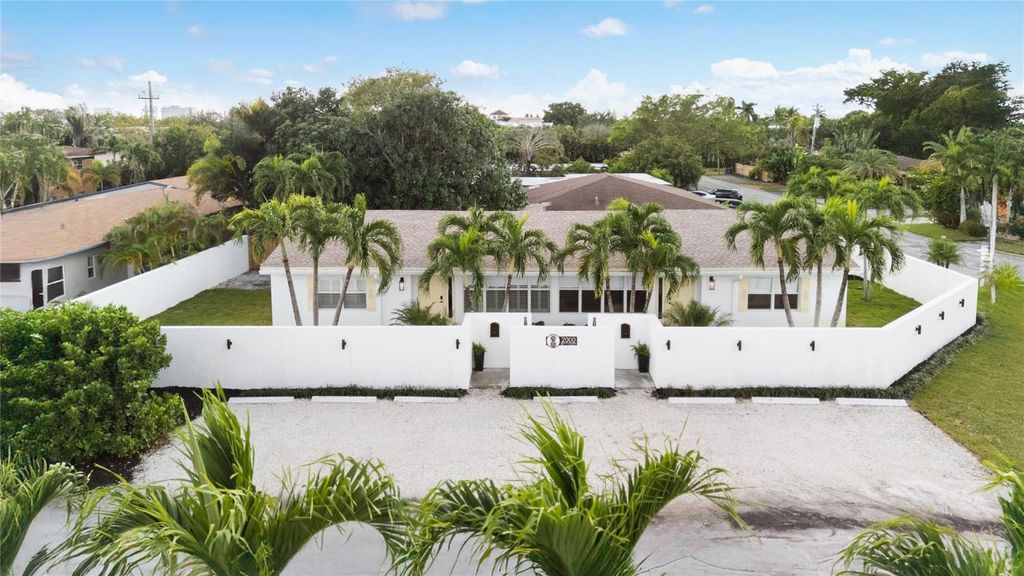 Photo of 2000 NE 17 Court, Fort Lauderdale, FL 33304 (MLS # F10538053)