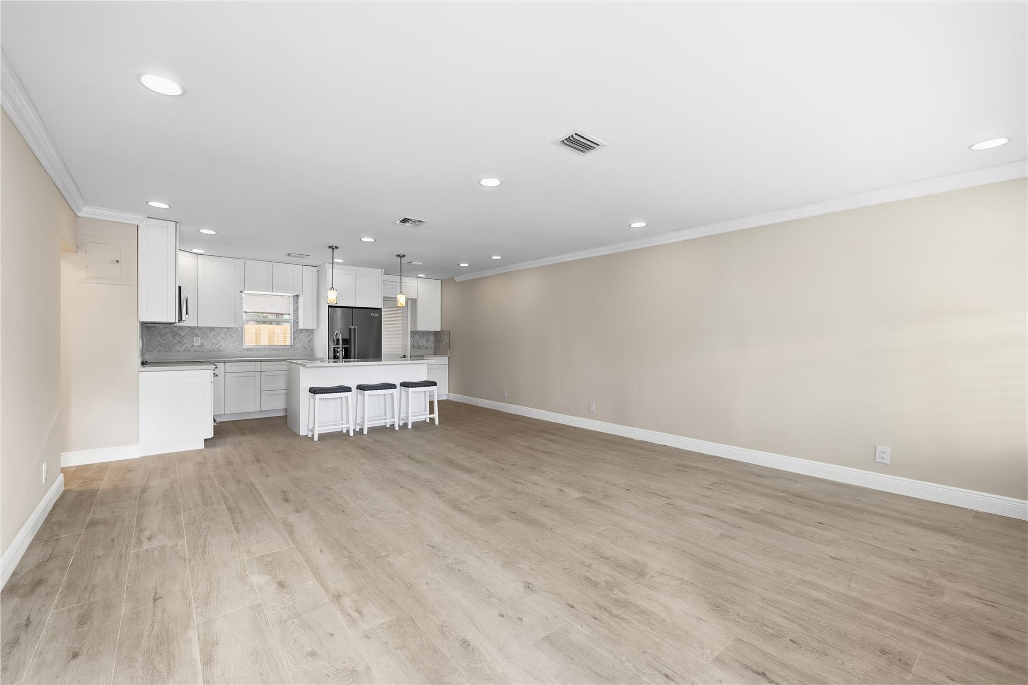 Lauder-Gate - Residential Income