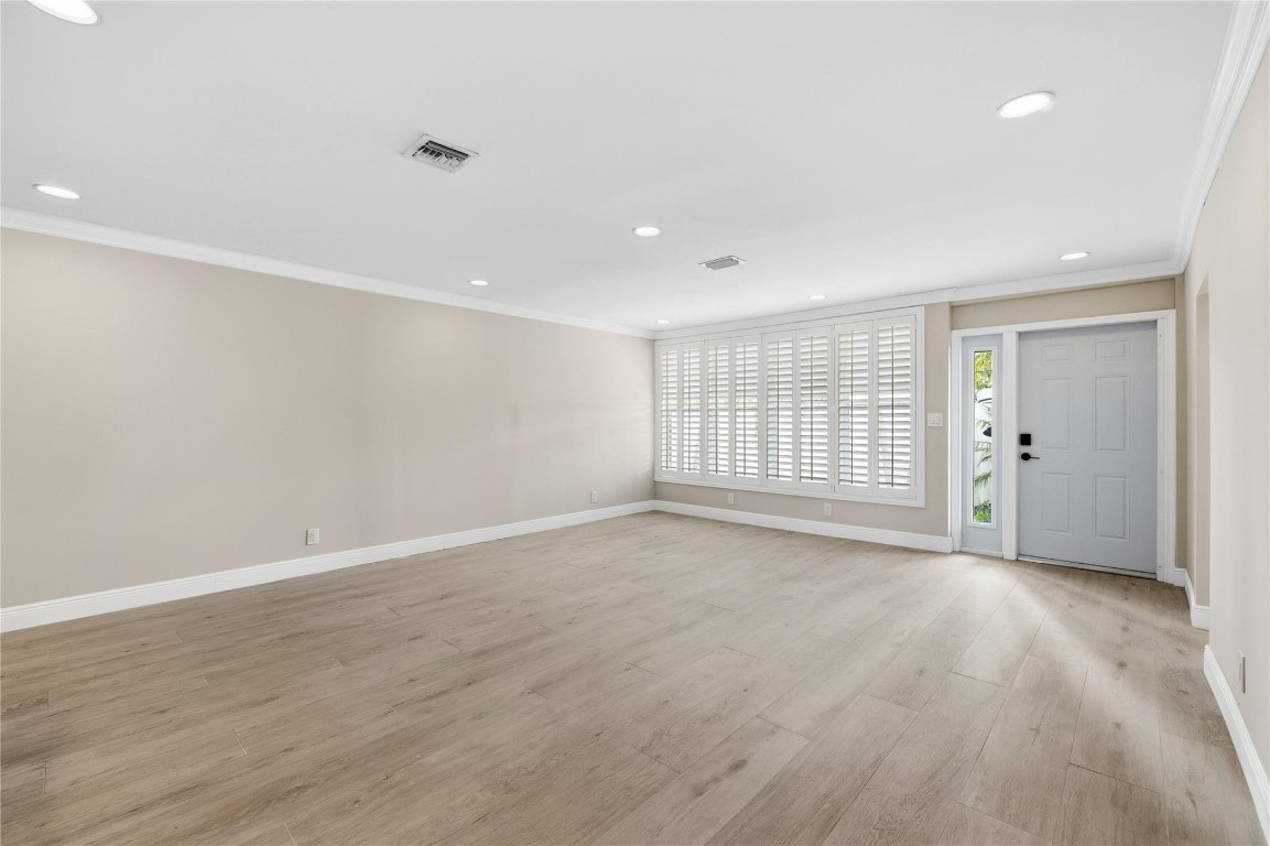 Lauder-Gate - Residential Income