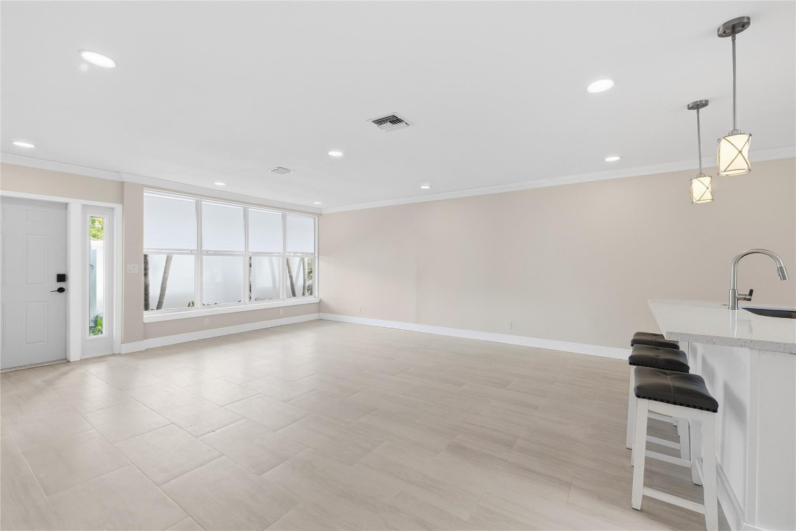 Lauder-Gate - Residential Income