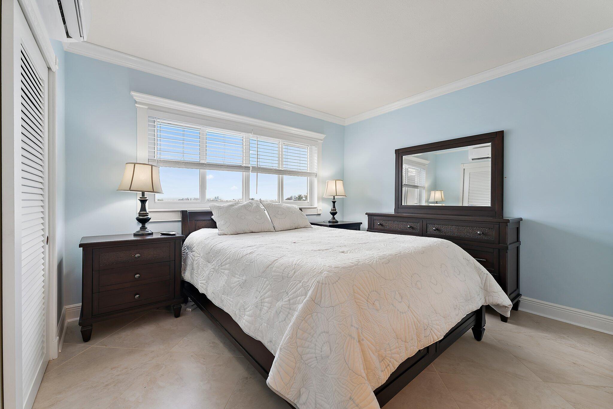 Palm Beach Shores Apartments - Residential