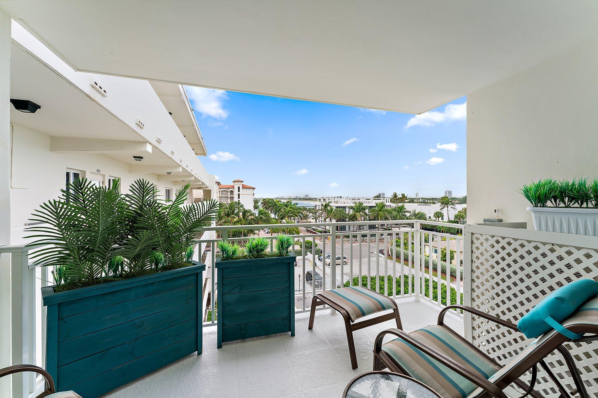 Palm Beach Shores Apartments - Residential