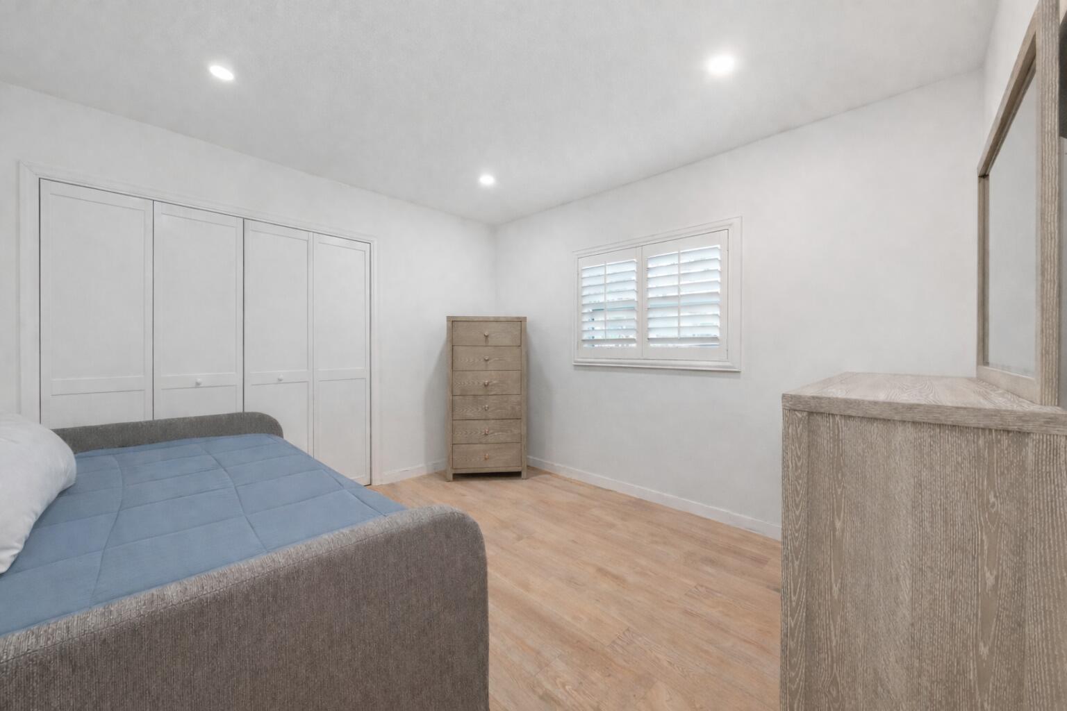 LAKE SHORE ESTATES - Residential