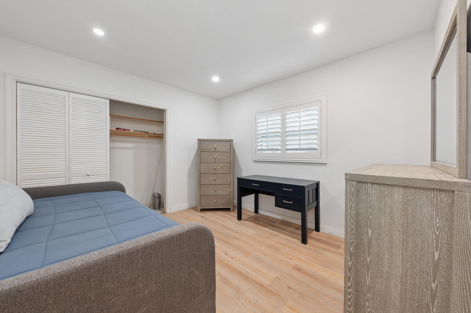 LAKE SHORE ESTATES - Residential