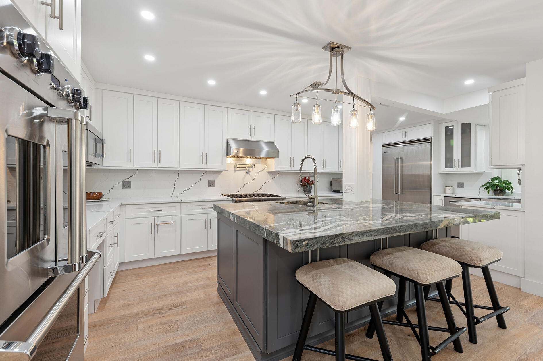 LAKE SHORE ESTATES - Residential