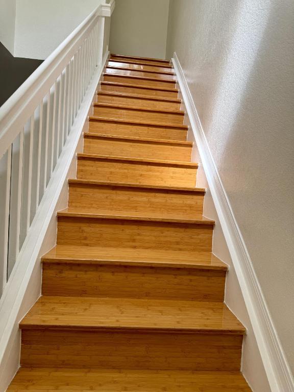 ESTANCIA AT PALM SPRINGS - Residential Lease