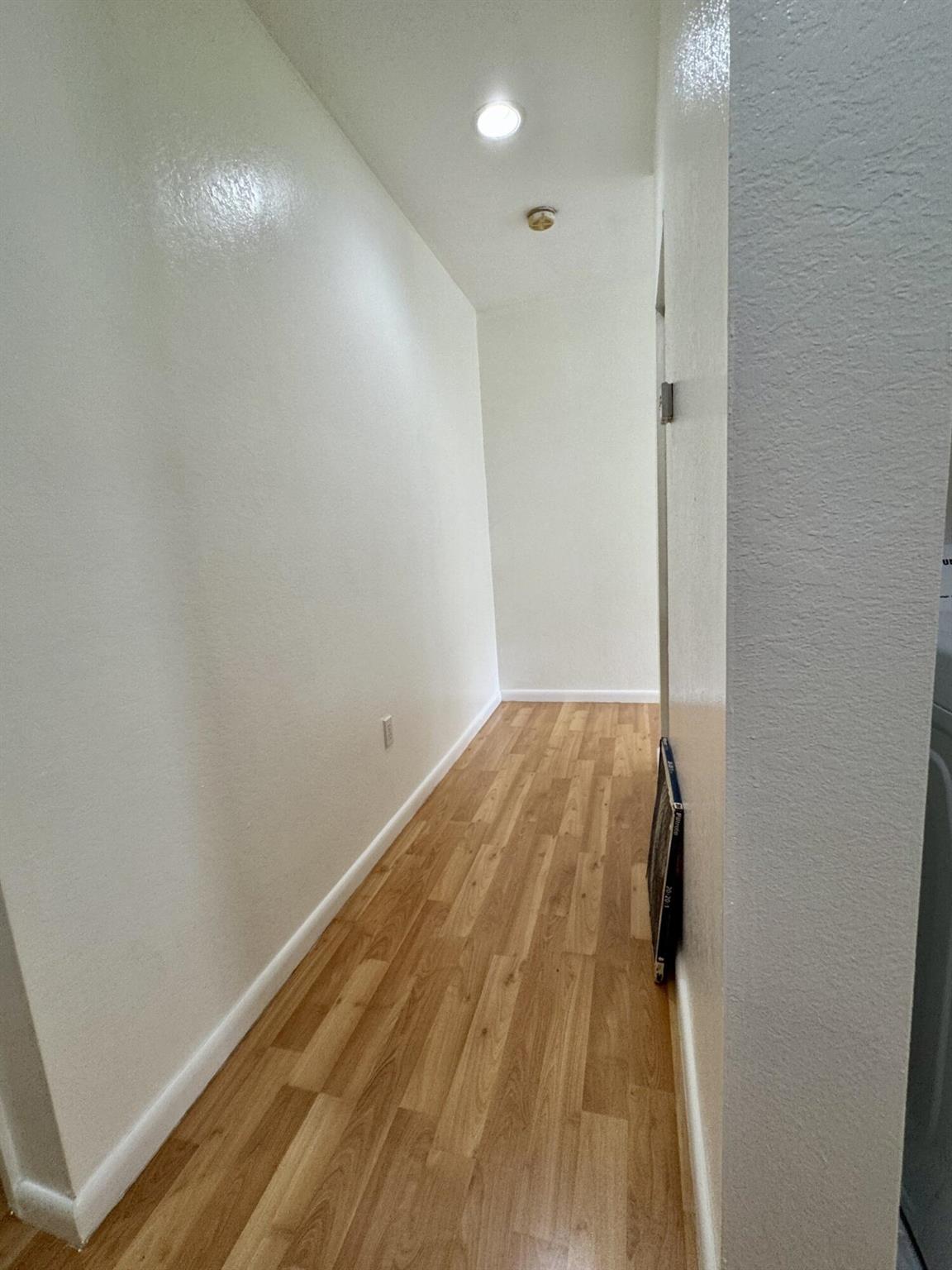 ESTANCIA AT PALM SPRINGS - Residential Lease