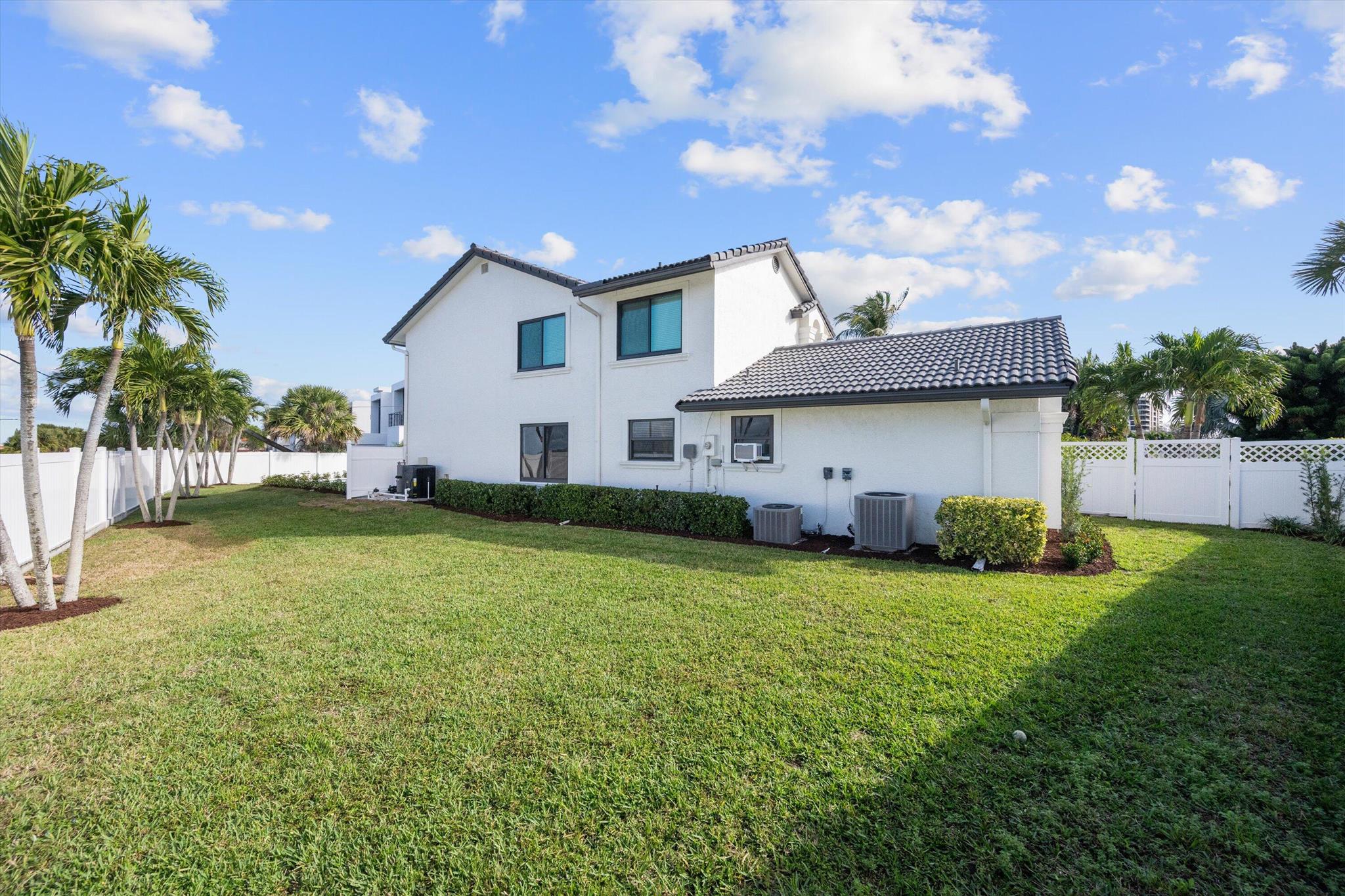 JUNO BEACH 1ST ADD - Residential