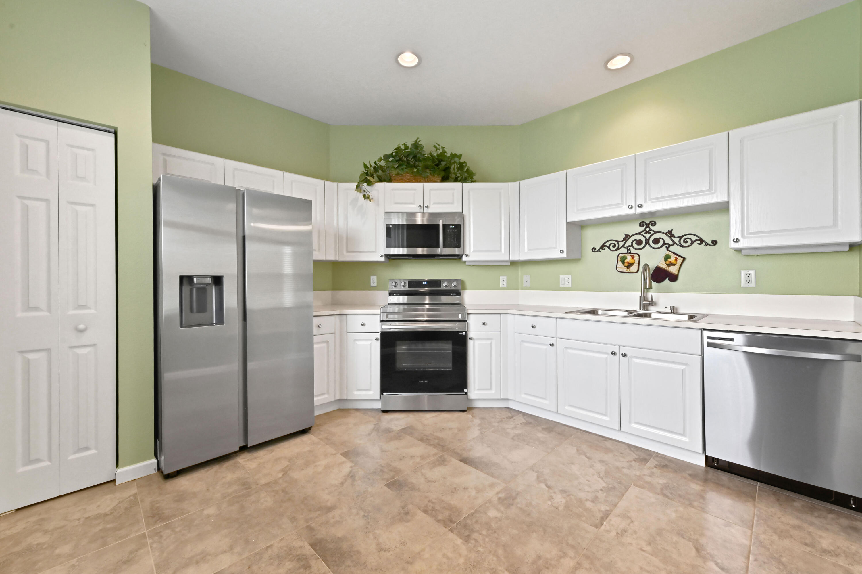 LAKEFOREST AT ST LUCIE WEST - Residential