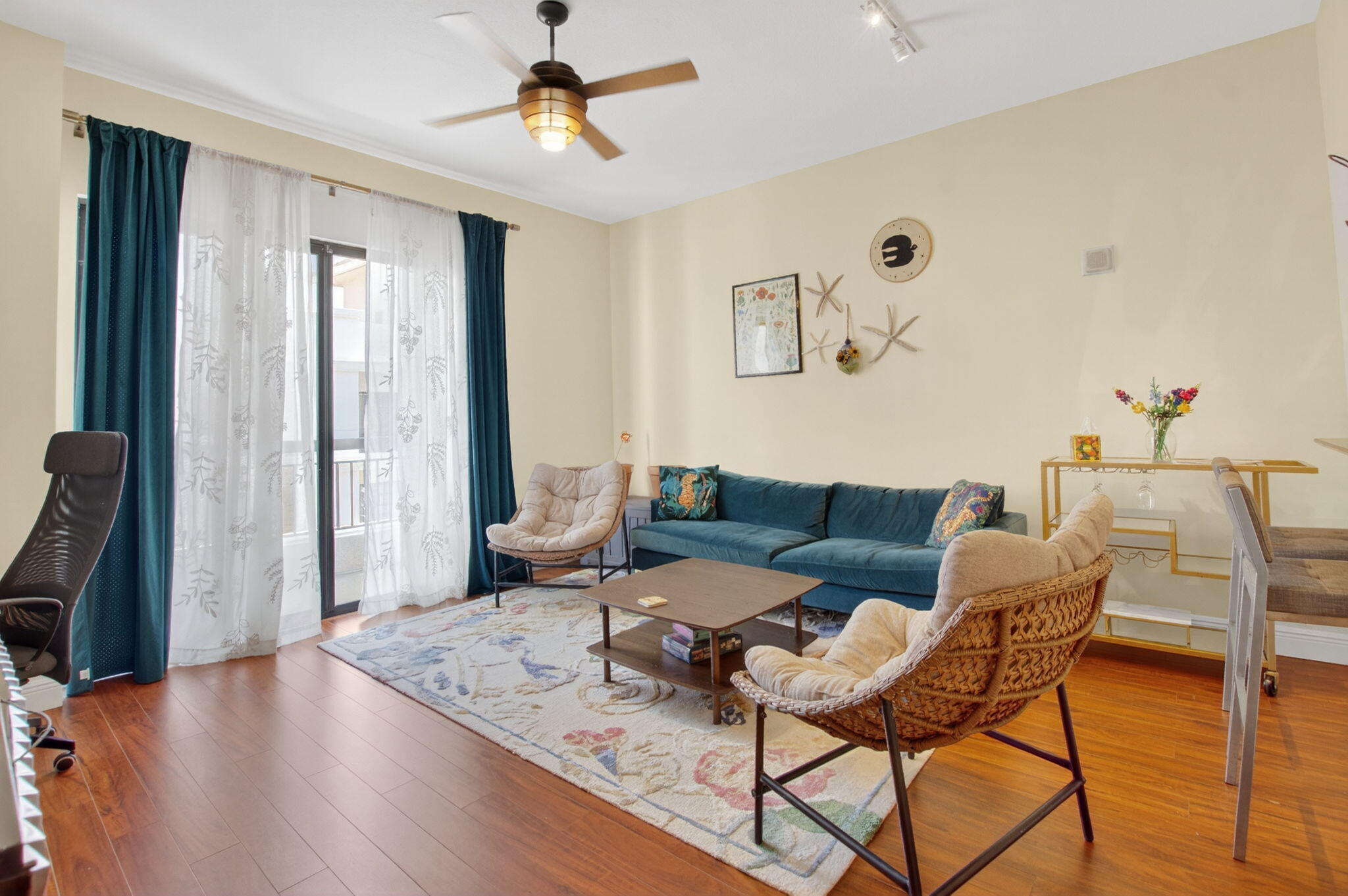 233 S Federal Highway Uph04