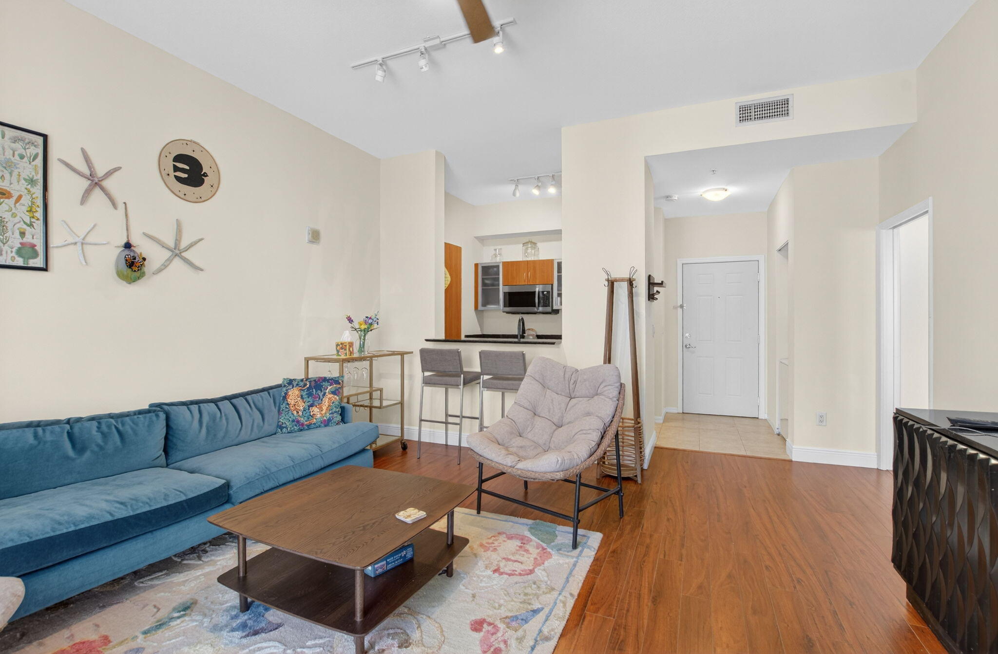 233 S Federal Highway Uph04