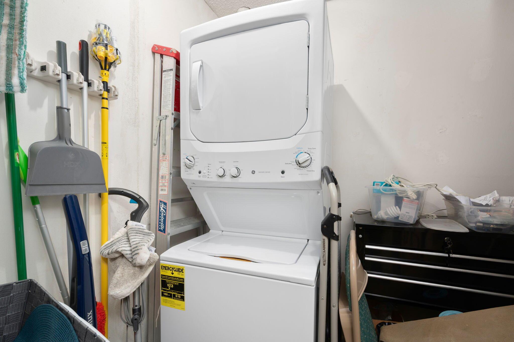 Fort Pierce, Florida 34982, United States, 2 Bedrooms Bedrooms, ,2 BathroomsBathrooms,Residential,Pending,209591