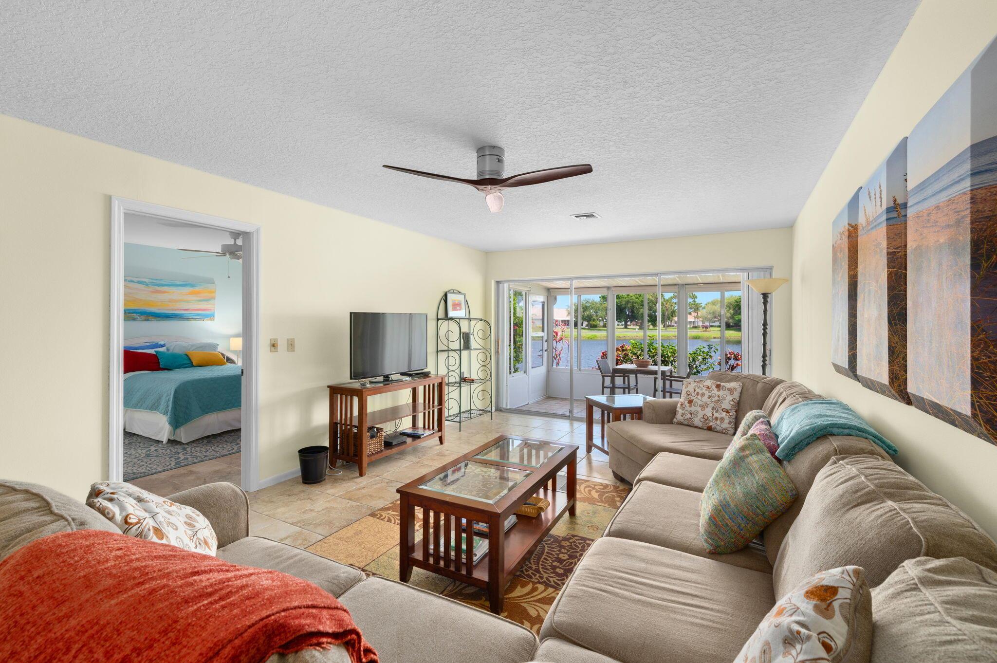 Fort Pierce, Florida 34982, United States, 2 Bedrooms Bedrooms, ,2 BathroomsBathrooms,Residential,Pending,209591