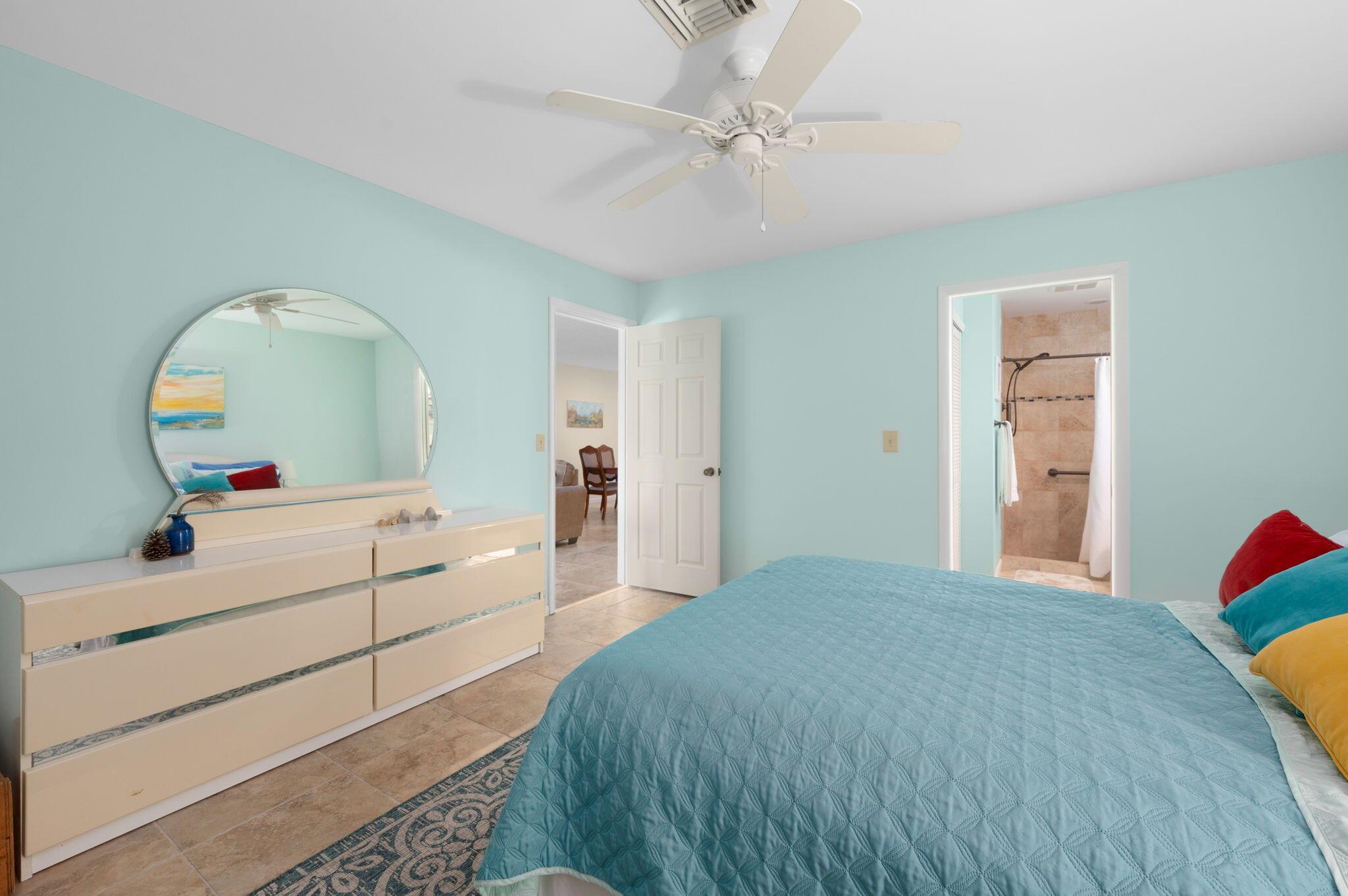 Fort Pierce, Florida 34982, United States, 2 Bedrooms Bedrooms, ,2 BathroomsBathrooms,Residential,Pending,209591