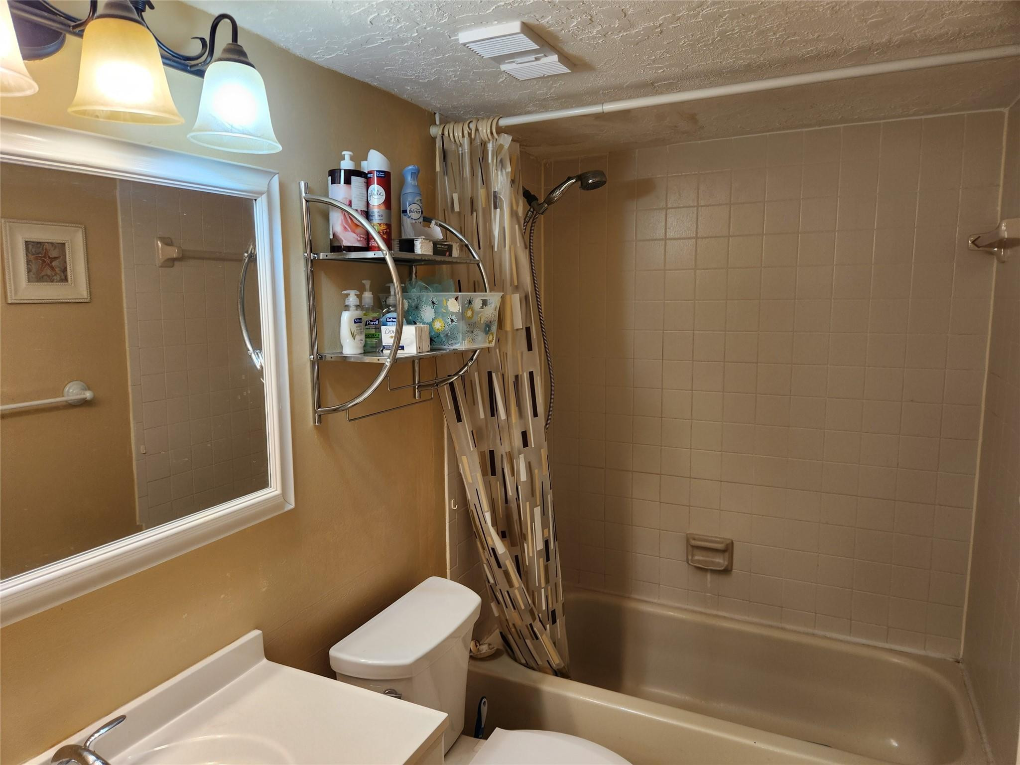 Lake Emerald - Residential