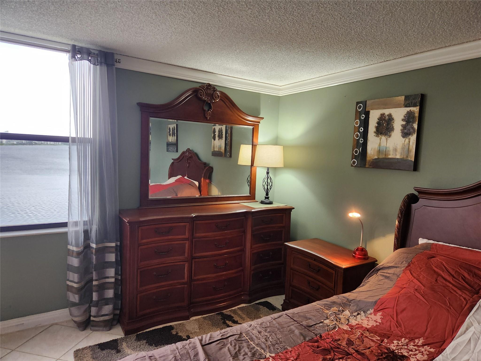 Lake Emerald - Residential