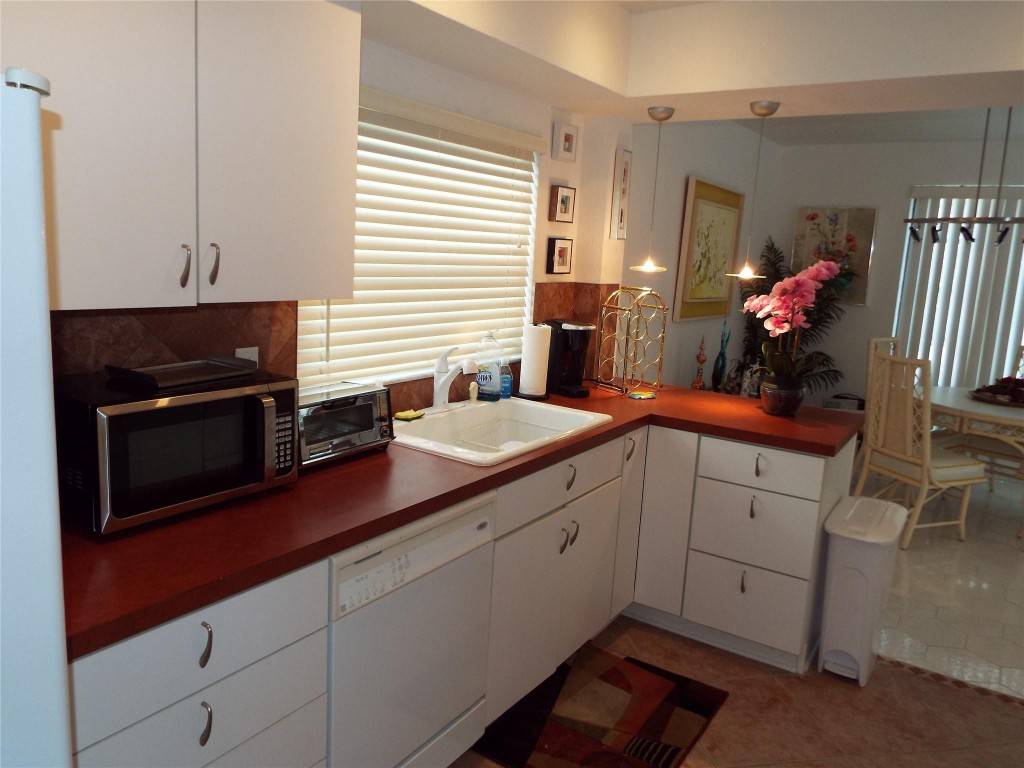 THE FALLS OF INVERRARY - Residential