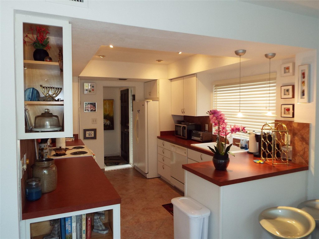 THE FALLS OF INVERRARY - Residential