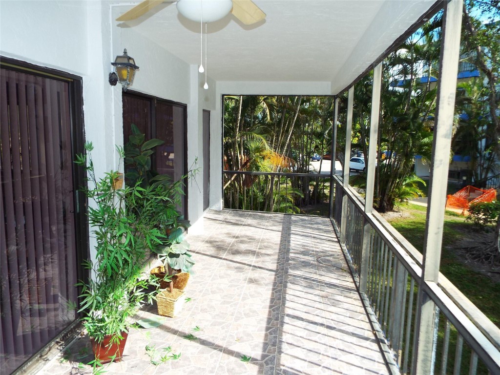 THE FALLS OF INVERRARY - Residential