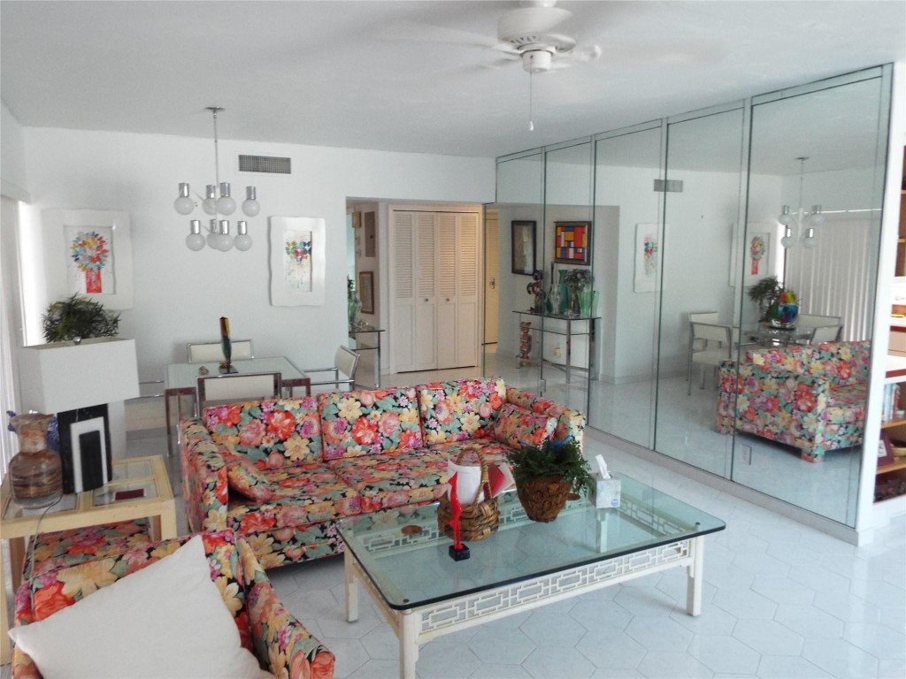 THE FALLS OF INVERRARY - Residential