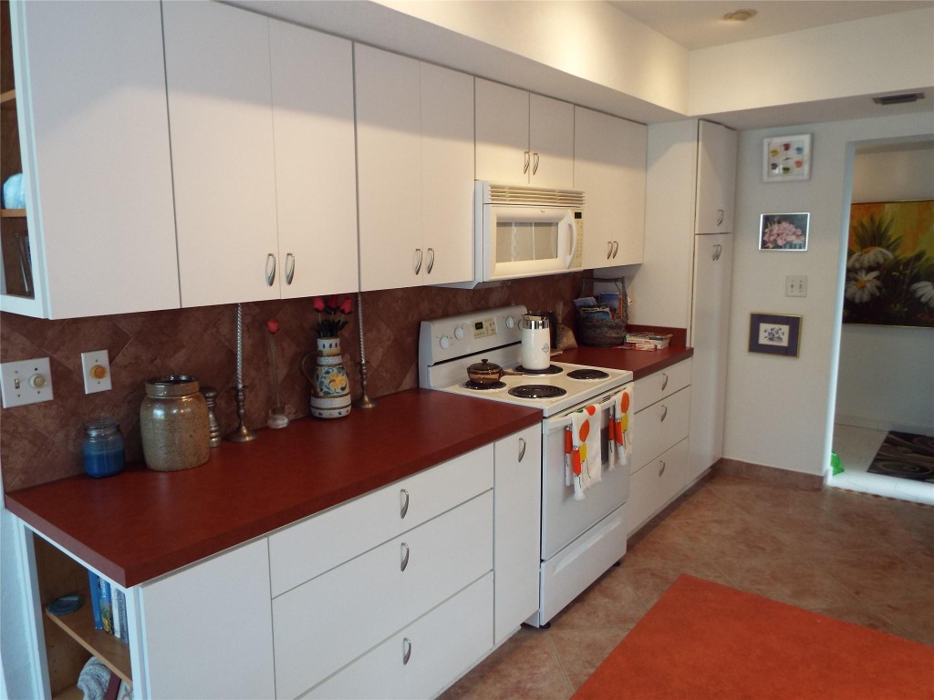 THE FALLS OF INVERRARY - Residential