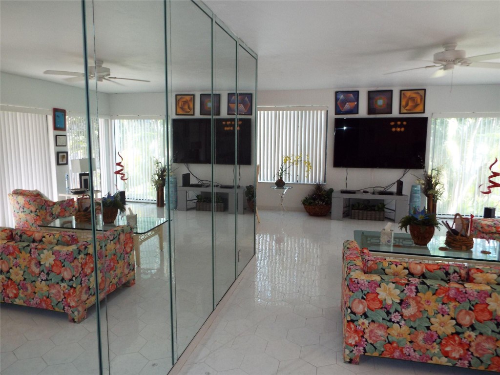 THE FALLS OF INVERRARY - Residential