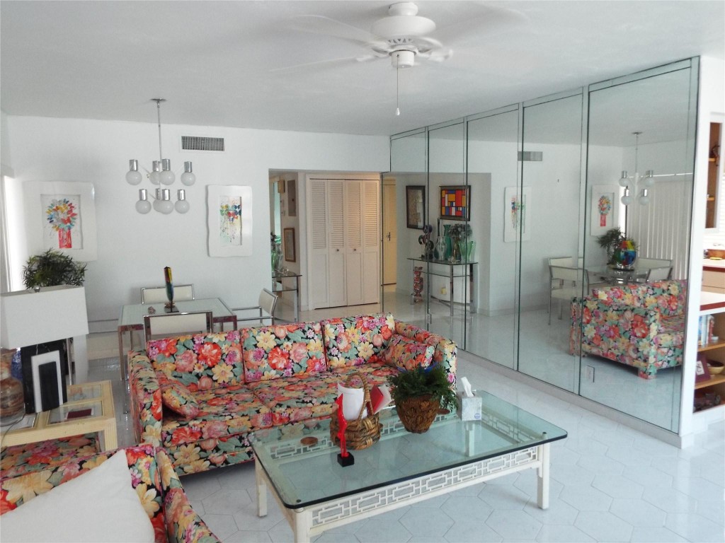 THE FALLS OF INVERRARY - Residential