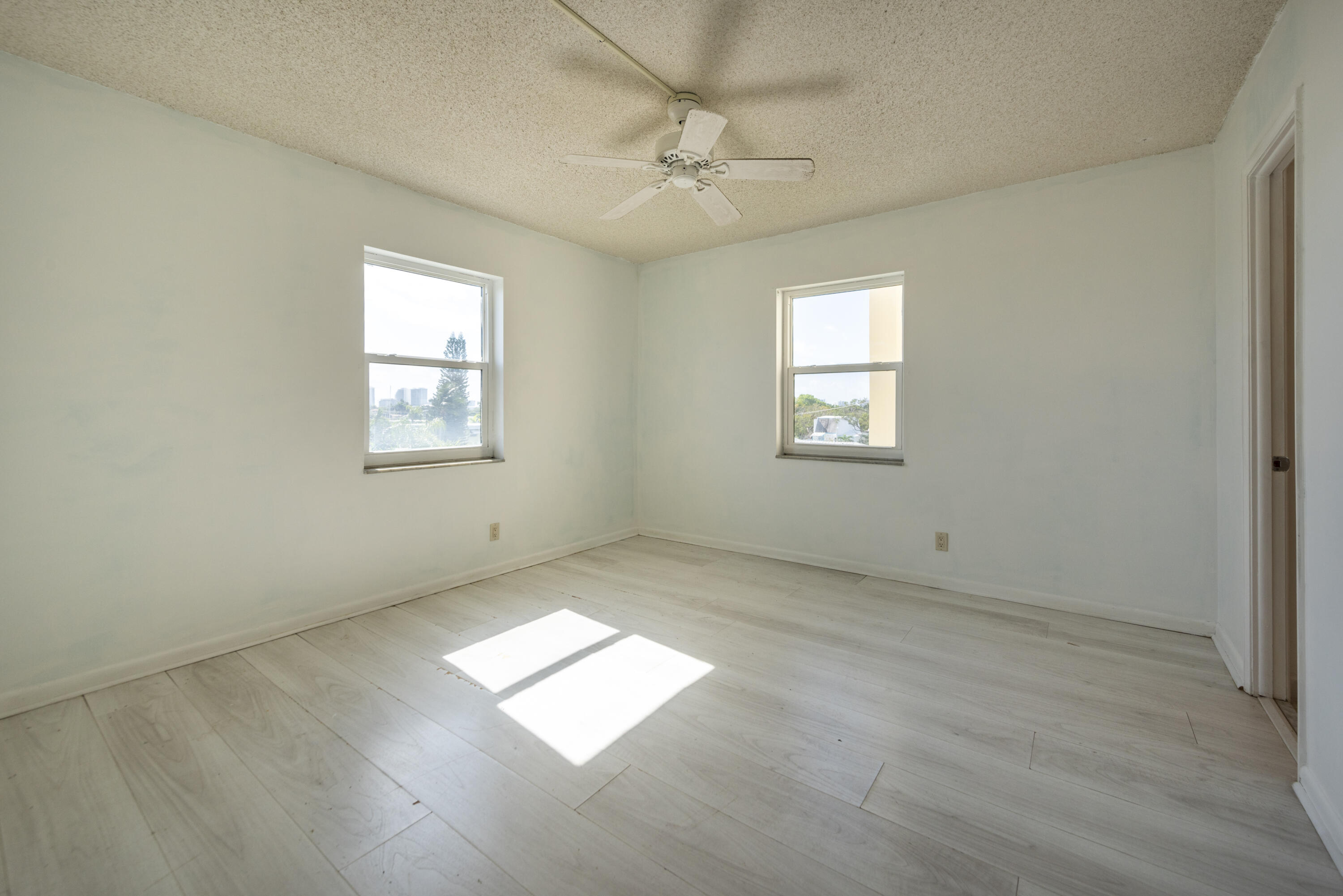 VICTORIA PARK TOWER CONDO - Residential