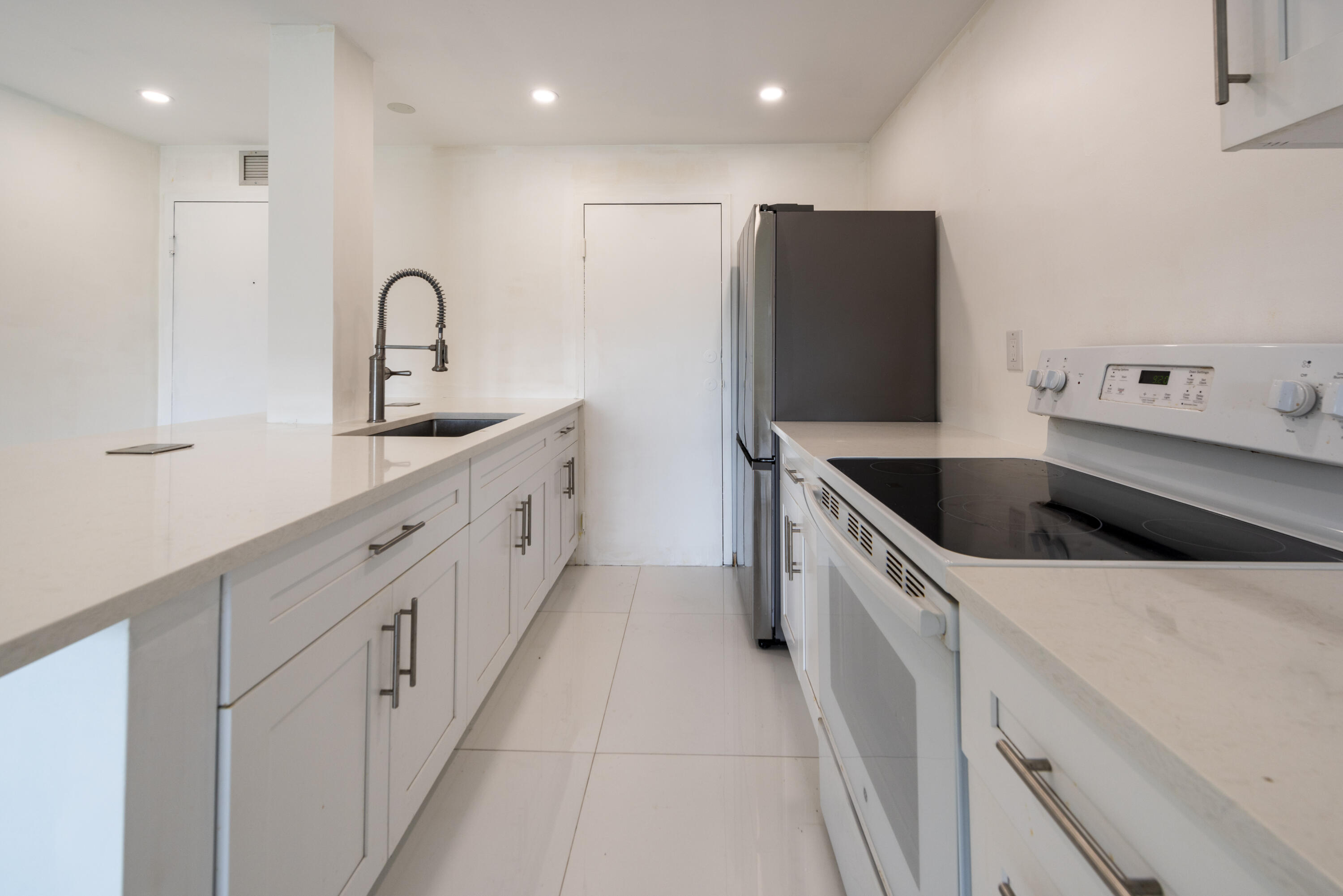 VICTORIA PARK TOWER CONDO - Residential